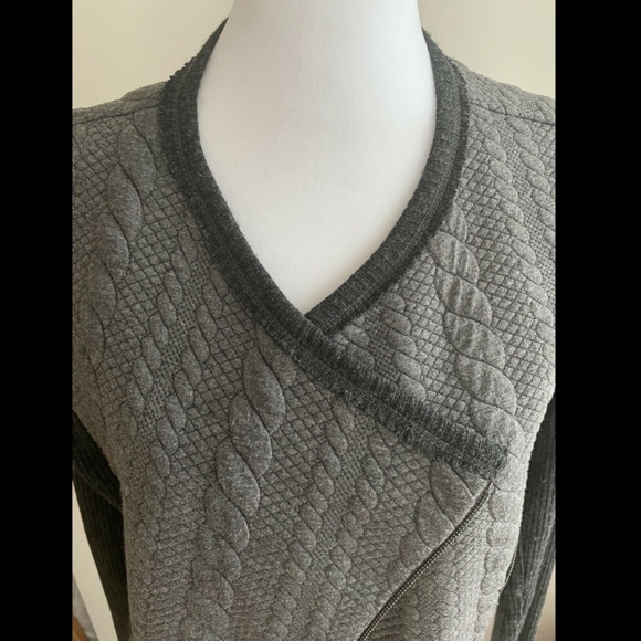 Gray Sweater Moto Style Jacket Size Women’s Small Made in USA - Picture 10 of 11